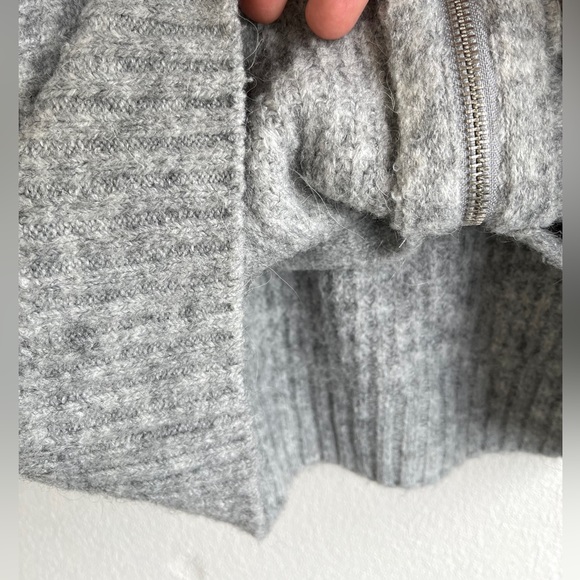 H&M | Ribbed Knit Zip Sweater - Picture 9 of 16
